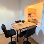 C&k - Lage Апартаменты *